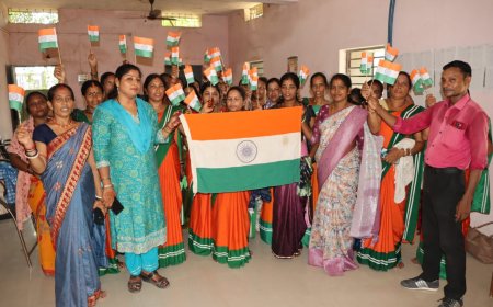 रायपुर : हर घर तिरंगा अभियान में गूंजा देशभक्ति का संदेश - बिहान दीदियों ने निकाली तिरंगा रैली