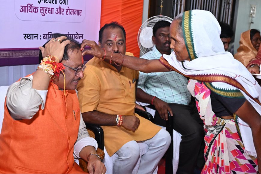 मुख्यमंत्री श्री साय को जशपुर की बहनों ने बांधी राखी