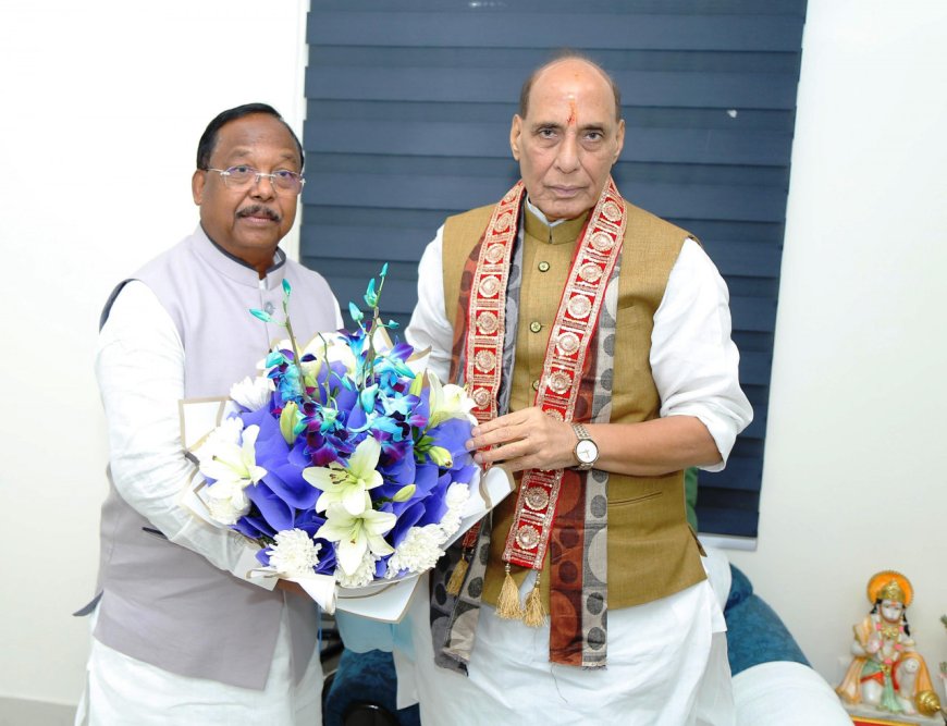 मंत्री श्री रामविचार नेताम ने केन्द्रीय रक्षा मंत्री श्री राजनाथ सिंह से दिल्ली में की मुलाकात