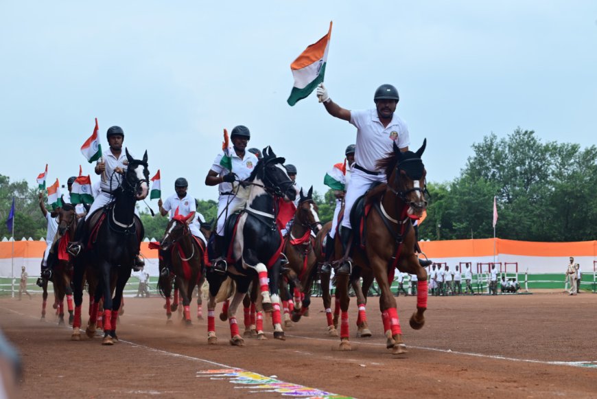 स्वतंत्रता दिवस समारोह: मुख्यमंत्री श्री साय ने पुलिस परेड ग्राउंड पर किया ध्वजारोहण, परेड की ली सलामी 