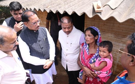 प्रशासन की तत्परता: बाढ़ प्रभावितों को मिला राशन