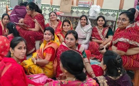 पर्यूषण पर्व के छठे दिन मना सुगंध दशमी पर्व जैन समाज की महिलाओं ने सुहाग दशमी व्रत कर जिनेन्द्र प्रभु की आराधना की