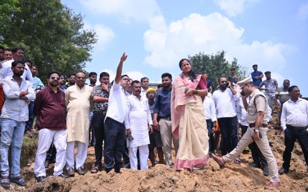 मंत्री श्रीमती लक्ष्मी राजवाड़े ने गोबरी नाला पर अस्थायी रपटा निर्माण कार्य का किया निरीक्षण