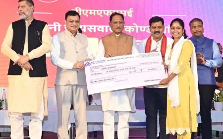 बड़े सार्वजनिक निवेशों के साथ-साथ लगभग ₹1,000 करोड़ का निजी निवेश भी सेवा क्षेत्र और एमएसएमई: लगभग ₹52,000 करोड़ की प्रतिबद्धताओं के साथ बस्तर औद्योगिक और सामाजिक-आर्थिक परिवर्तन का बन रहा नया केंद्र