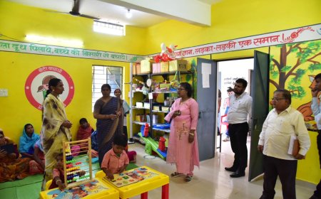 कलेक्टर ने आंगनबाड़ी केंद्रों का किया निरीक्षण