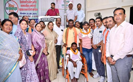 मंत्री श्रीमती लक्ष्मी राजवाड़े के मुख्य आतिथ्य में सेवा पखवाड़ा के तहत दिव्यांगजनों एवं वरिष्ठजनों का सम्मान