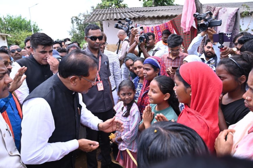 Raipur : CM Sai Visits Flood-Hit Bastar, Directs Officials to Speed Up Relief and Rehabilitation Works