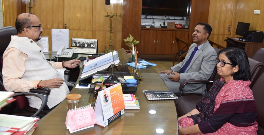 भू-जल स्तर बचाने, डबरी निर्माण के लिए किसानों को करें प्रोत्साहित - श्री डेका