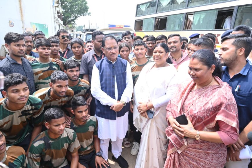 मुख्यमंत्री श्री विष्णुदेव साय से 26 अग्निवीरों ने की सौजन्य मुलाकात 