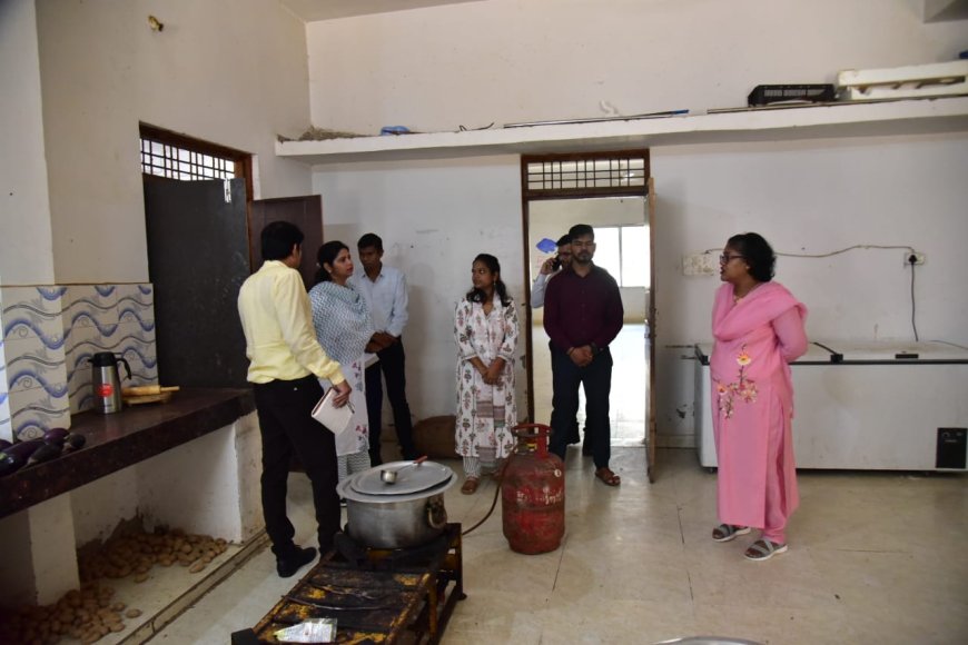 कलेक्टर ने ईएमआरएस शामपुर भवन का किया निरीक्षण