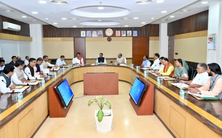 रायपुर : मुख्यमंत्री श्री विष्णु देव साय की अध्यक्षता में मंत्रालय, महानदी भवन में कैबिनेट की बैठक शुरू