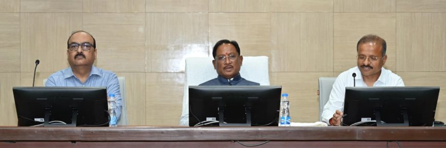 रायपुर : मुख्यमंत्री की विभागीय सचिवों और विभागाध्यक्षों के साथ मैराथन बैठक