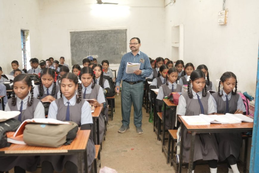 रायपुर : युक्तियुक्तकरण नीति से विद्यार्थियों तक पहुँच रही शिक्षकों की विशेषज्ञता का लाभ  