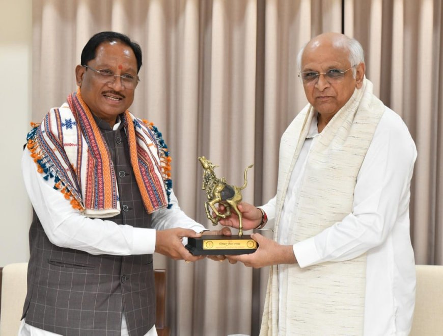 मुख्यमंत्री श्री विष्णु देव साय ने गांधीनगर में गुजरात के मुख्यमंत्री श्री भूपेंद्र पटेल से की सौजन्य भेंट